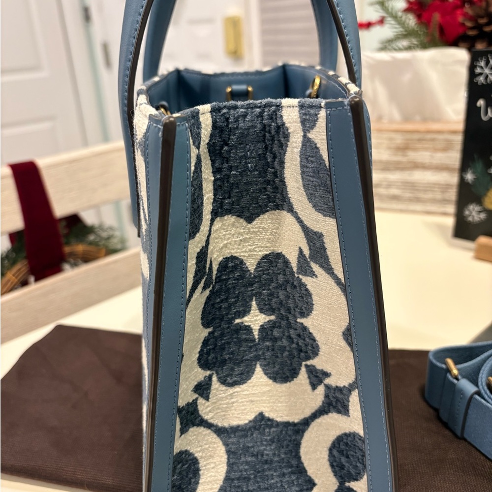 Kate Spade Blue Manhattan Monogram Tote Blue and Cream Floral Chenille - Picture 4 of 9